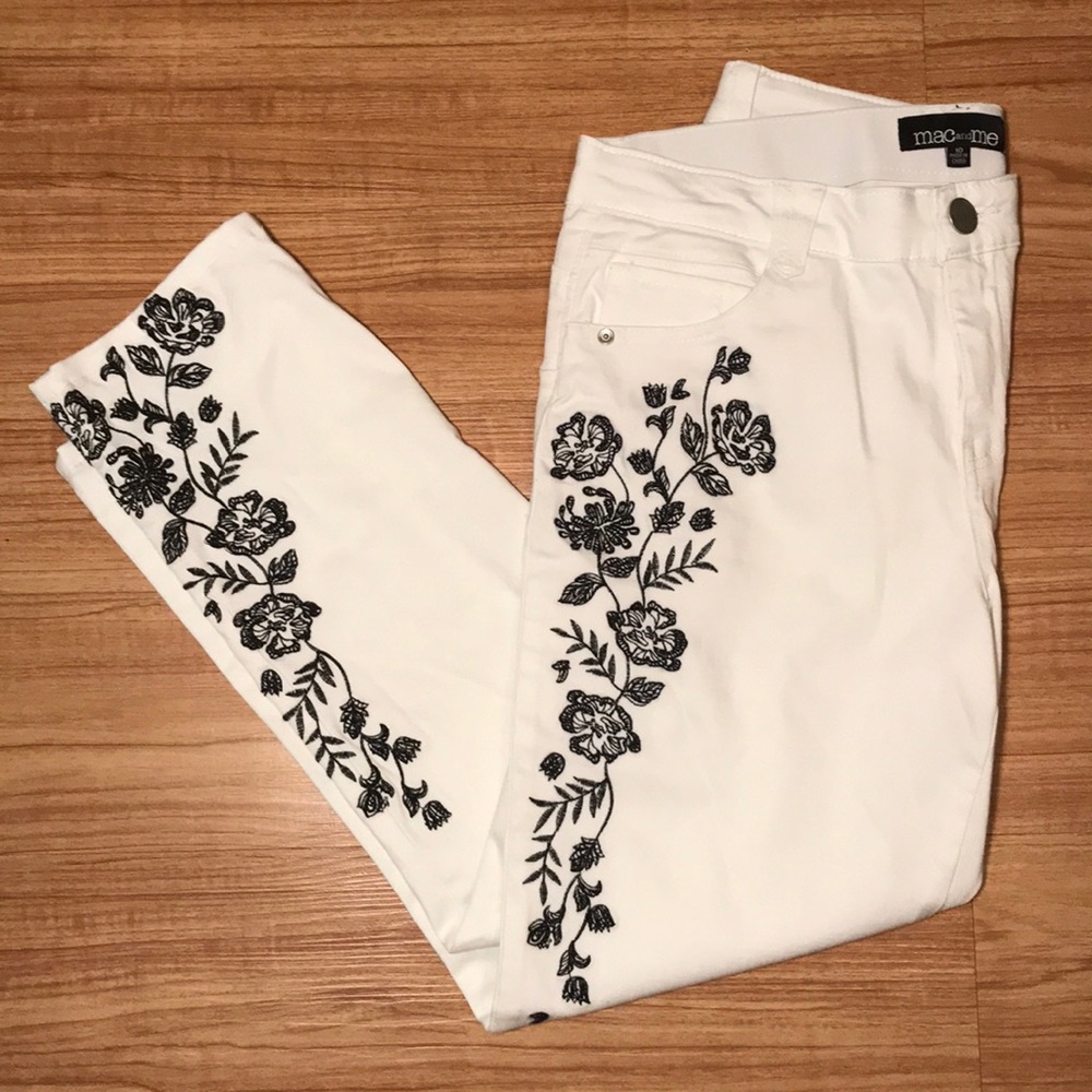 Mac and Me embroidered stretchy slim straight NWOT
